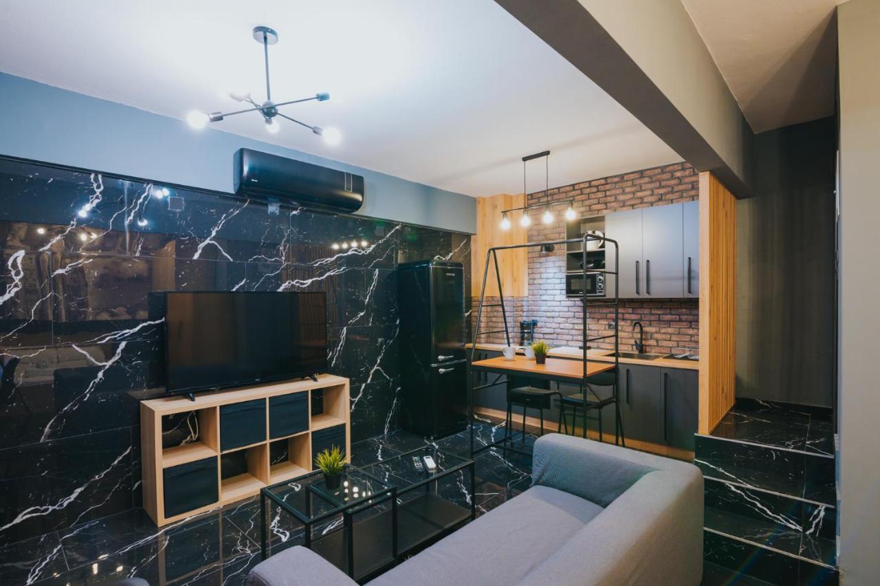 New Modern Ground Floor Apartment By The Sea Tesalonika Bagian luar foto